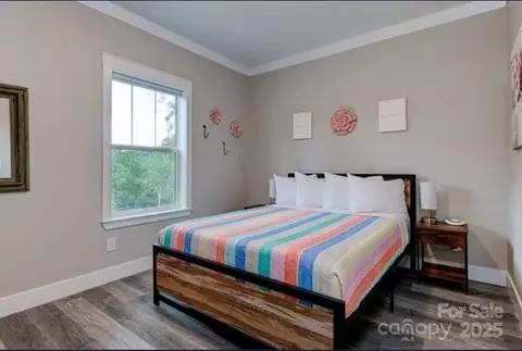 Bedroom - 122 Cascade Ridge Rd, Fairview, NC 28730 photo 3 of 5