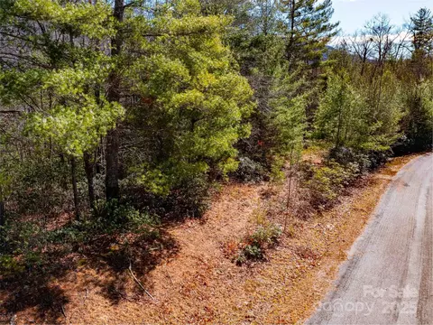 794 Silverstone Dr, Hendersonville, NC 28792