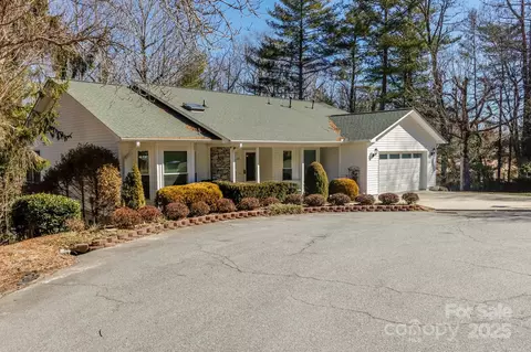 889 Sandburg Ter, Hendersonville, NC 28791