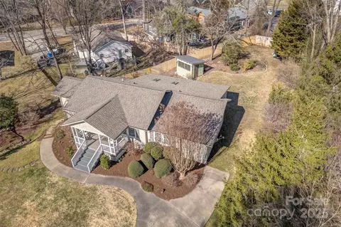 204 S Johnson St, Brevard, NC 28712 photo 4