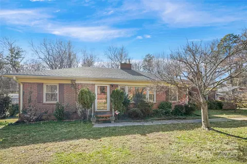 3901 Starmount Ave, Charlotte, NC 28269