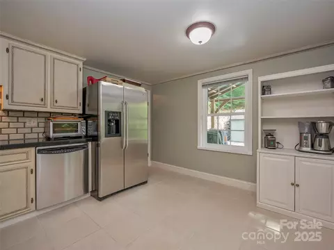 Kitchen - 651 Macedonia Rd, Saluda, NC 28773 photo 1 of 2