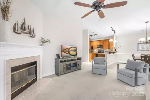 16614 Amberside E Rd E, Cornelius, NC 28031 photo 4