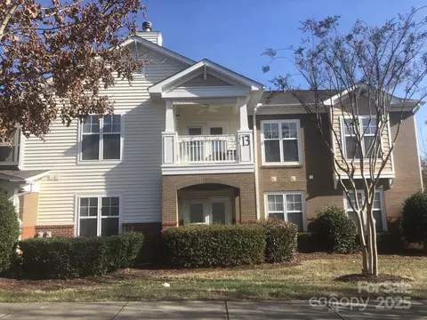16614 Amberside E Rd E, Cornelius, NC 28031