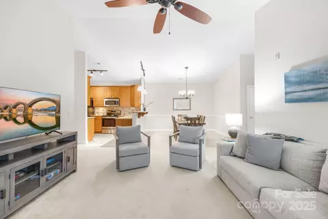 16614 Amberside E Rd E, Cornelius, NC 28031 photo 3