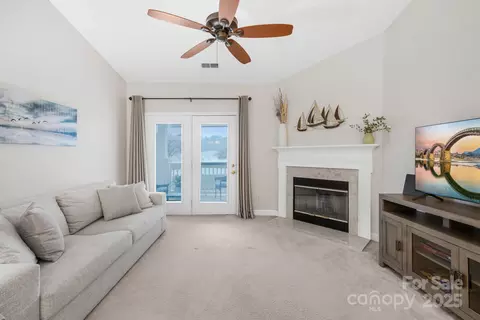 16614 Amberside E Rd E, Cornelius, NC 28031 photo 2