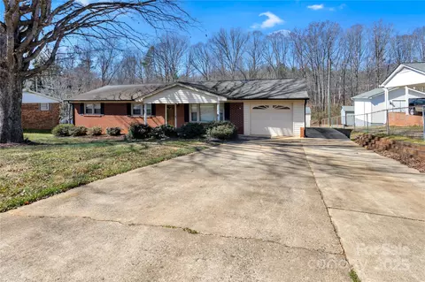 4233 Dawnwood Dr, Gastonia, NC 28056