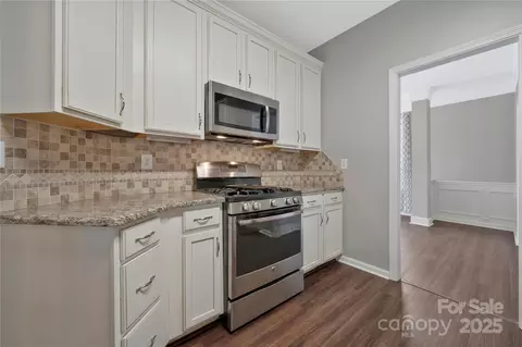 Kitchen - 8430 Forest Shadow Cir, Cornelius, NC 28031 photo 2 of 2