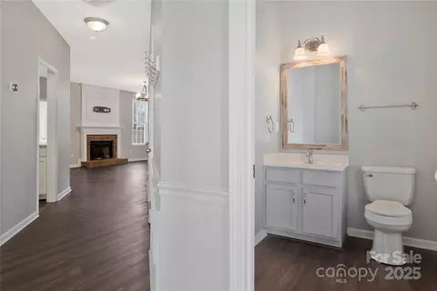 Entry Way - 8430 Forest Shadow Cir, Cornelius, NC 28031 photo 2 of 4