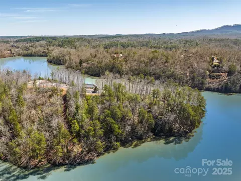 000 Huskey 6 Pointe Pointe #6, Mill Spring, NC 28756