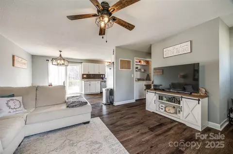 Living - 307 Walnut St, Clover, SC 29710 photo 2 of 3