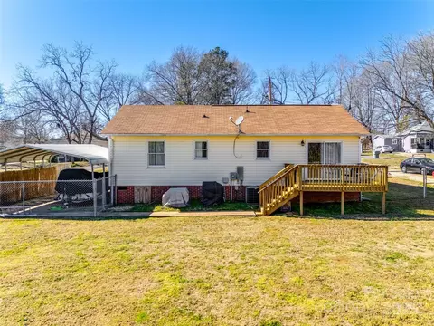 Exterior - 307 Walnut St, Clover, SC 29710 photo 5 of 6