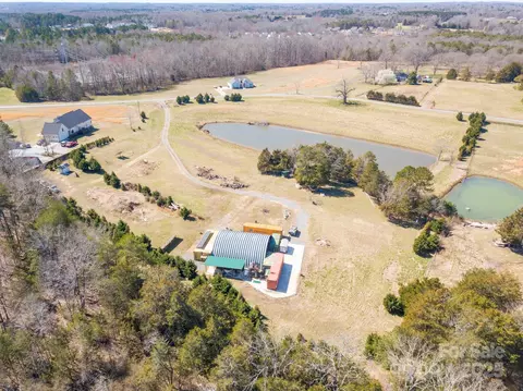 214 Currence Rd, Clover, SC 29710 photo 3