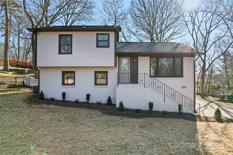 515 Fallingswood Ct, Charlotte, NC 28217