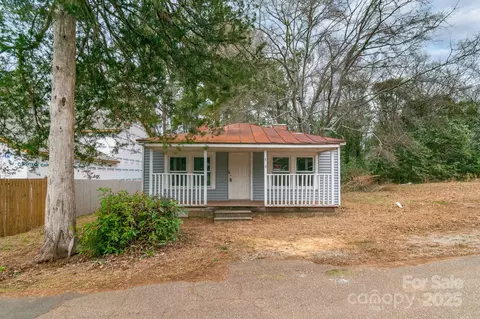 609 Cedar St, Wadesboro, NC 28170