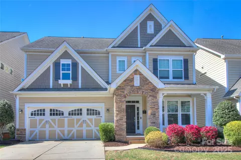 1012 Equipoise Dr, Indian Trail, NC 28079
