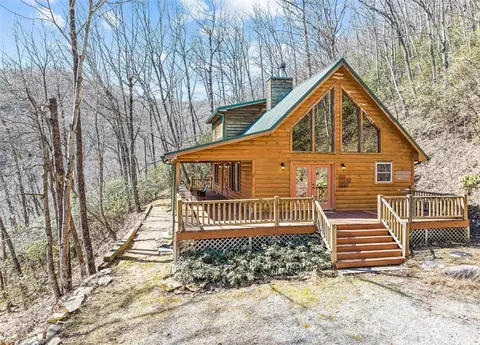 28 Harmony Pl, Maggie Valley, NC 28751