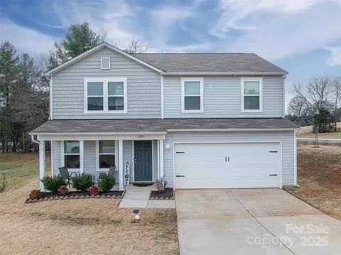 1587 Berkshire Dr, Newton, NC 28658