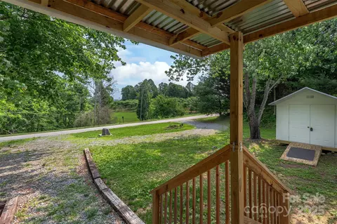 Exterior - 843 Deep Gap Loop Rd, Flat Rock, NC 28731 photo 4 of 7