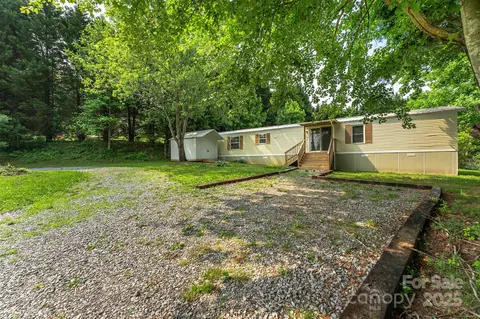 Exterior - 843 Deep Gap Loop Rd, Flat Rock, NC 28731 photo 1 of 7
