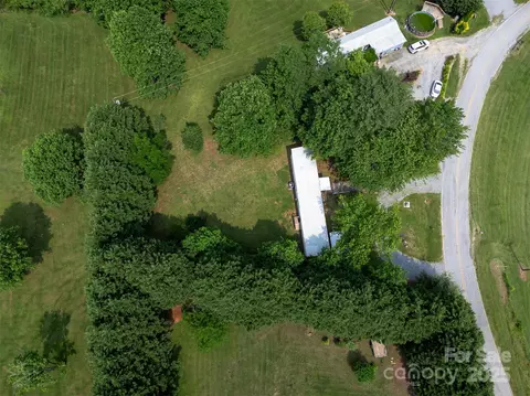 View/Area - 843 Deep Gap Loop Rd, Flat Rock, NC 28731 photo 1 of 2