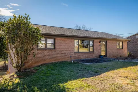 126 Stephens Dr, Morganton, NC 28655