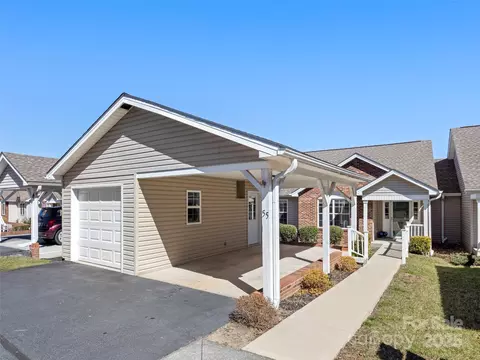 55 S Woodridge View Ct, Hendersonville, NC 28791