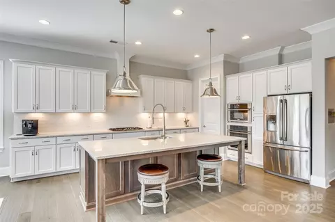 Kitchen - 17927 Culross Ln, Charlotte, NC 28278 photo 1 of 3