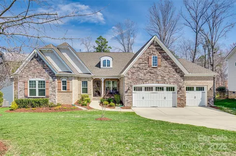 Exterior - 17927 Culross Ln, Charlotte, NC 28278 photo 1 of 9