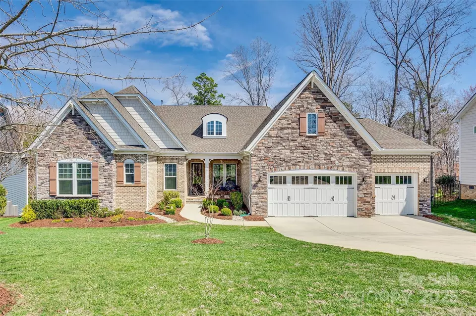 Exterior - 17927 Culross Ln, Charlotte, NC 28278 photo 1 of 9