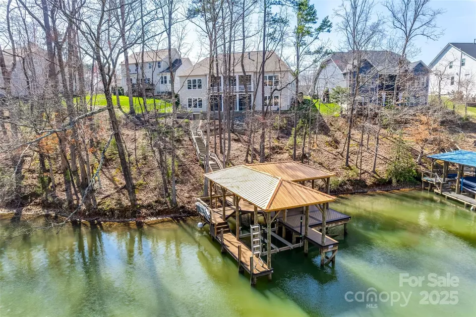 View/Area - 17927 Culross Ln, Charlotte, NC 28278 photo 3 of 5