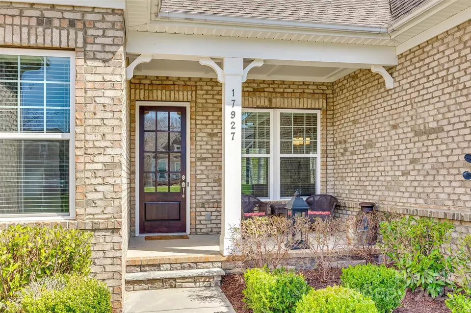 Exterior - 17927 Culross Ln, Charlotte, NC 28278 photo 2 of 9