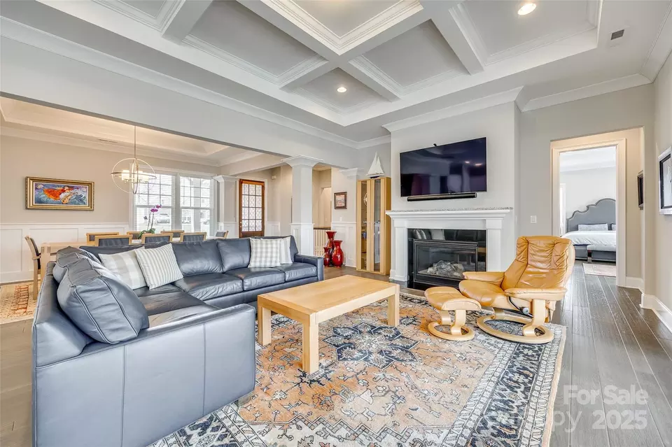 Living - 17927 Culross Ln, Charlotte, NC 28278 photo 2 of 3