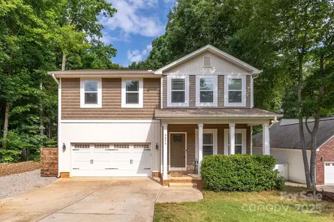 3675 W Bay Dr, Sherrills Ford, NC 28673