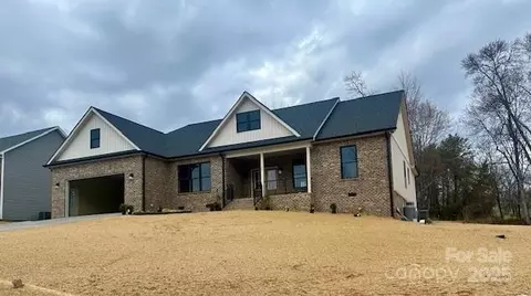 102 Harvest Meadow 2 Dr #2, Hudson, NC 28638