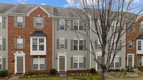15662 King Louis Ct, Charlotte, NC 28277