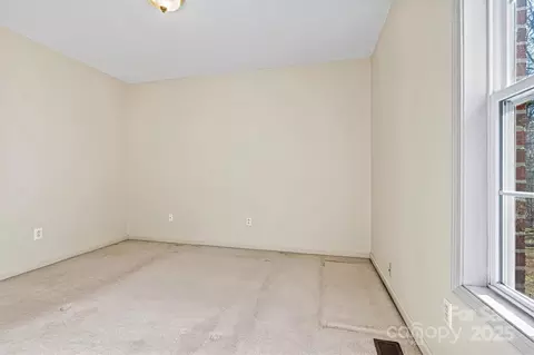 Bedroom - 2107 Summerfield Cir, Conover, NC 28613 photo 2 of 10