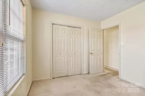 Bedroom - 2107 Summerfield Cir, Conover, NC 28613 photo 7 of 10