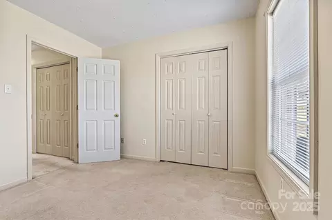 Bedroom - 2107 Summerfield Cir, Conover, NC 28613 photo 9 of 10