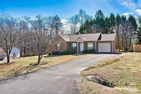 Exterior - 2107 Summerfield Cir, Conover, NC 28613 photo 3 of 7