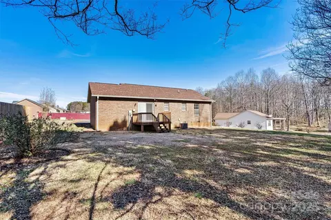 Exterior - 2107 Summerfield Cir, Conover, NC 28613 photo 7 of 7