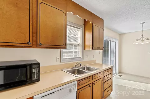 Kitchen - 2107 Summerfield Cir, Conover, NC 28613 photo 3 of 3