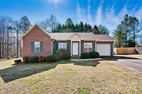 2107 Summerfield Cir, Conover, NC 28613