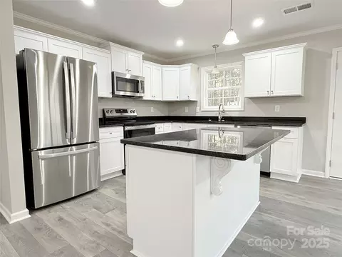 553 Wateree St, Lancaster, SC 29720