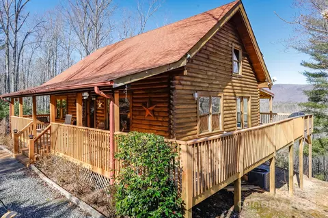 227 Sweetbriar Rd, Lake Lure, NC 28746