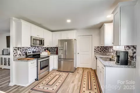 1076 Westminster Dr, Lancaster, SC 29720 photo 7