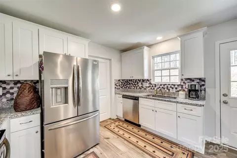 1076 Westminster Dr, Lancaster, SC 29720 photo 9