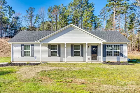 1076 Westminster Dr, Lancaster, SC 29720 photo 2
