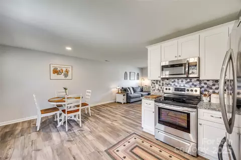 1076 Westminster Dr, Lancaster, SC 29720 photo 8