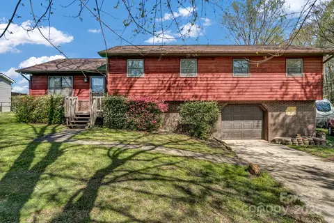 10 Laurel Brook Dr, Hendersonville, NC 28792